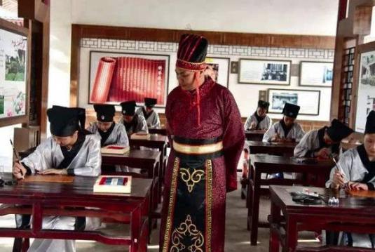 明朝主考为防止作弊,使用了什么妙招