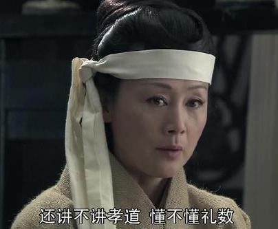 吕后折磨戚夫人的过程是什么样的 剃光头带铁圈连儿子都杀了