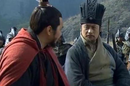 诸葛亮是一个奇才,为何曹操从未想过招揽他呢