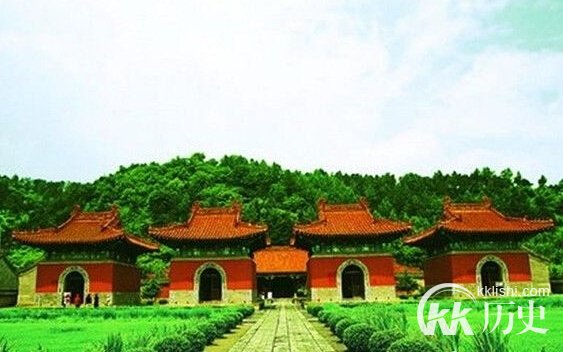 历史揭秘：清朝的毁灭是否与迷信有关？