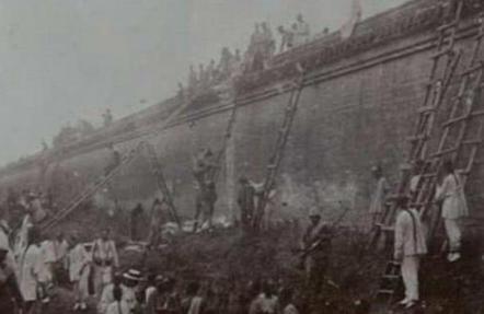 八国联军攻打北京时，北京的老百姓是什么态度