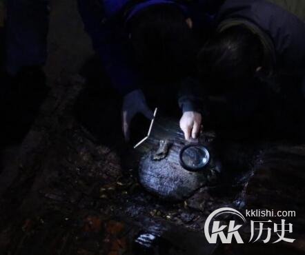 西汉海昏侯墓主棺外棺打开 精美玉器令人惊叹