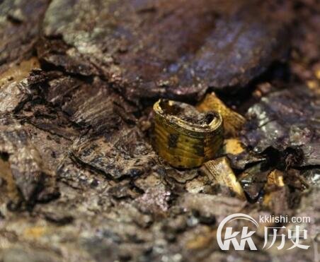 西汉海昏侯墓主棺外棺打开 精美玉器令人惊叹