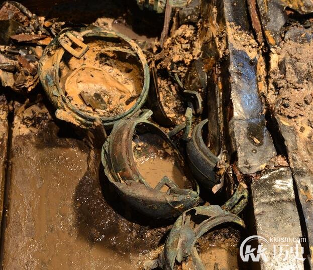 南昌西汉海昏侯墓价值连城 墓主人刘贺到底有多少陪葬品