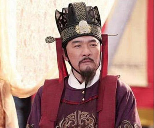 宰相临死对儿子说把珍宝摆在灵柩上，家族得以活命