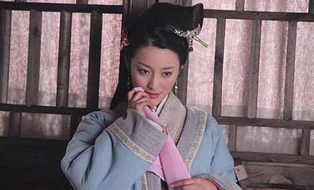 宰相临死对儿子说把珍宝摆在灵柩上，家族得以活命