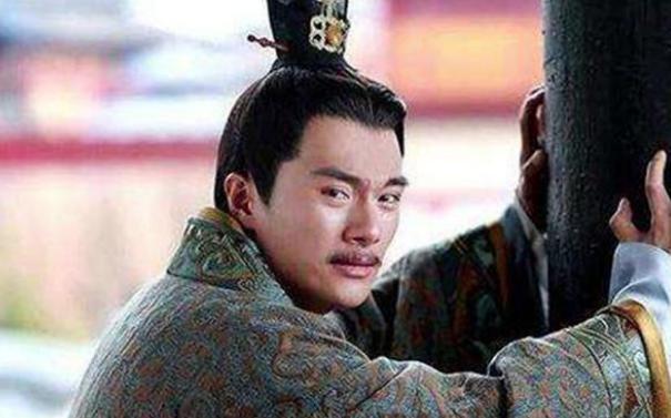 宰相临死对儿子说把珍宝摆在灵柩上，家族得以活命