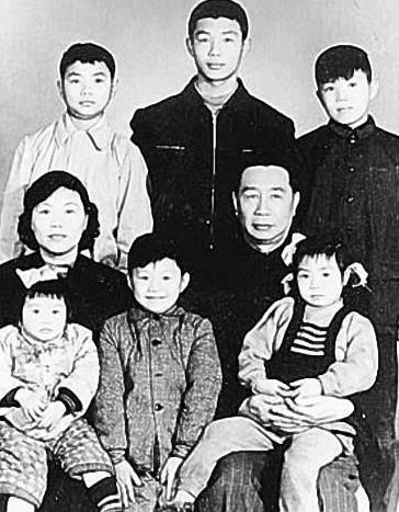 王自正跟谭甫仁的死有什么关系