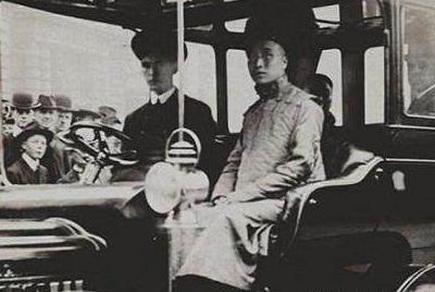 爱新觉罗&middot;溥伦:拥戴袁世凯称帝后被封为亲王