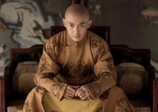 清朝一位皇帝丢了很多领土，为何在历史上还那么出名