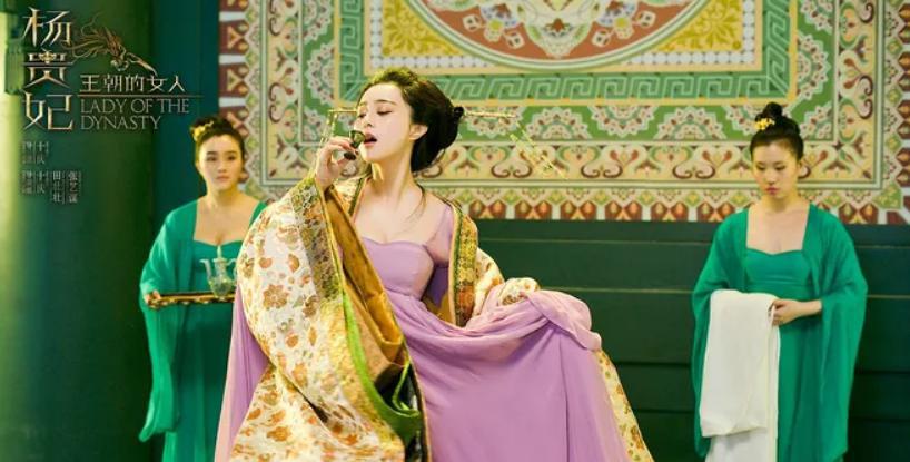 杨贵妃真的受宠吗?曾两次被唐玄宗赶出宫,她只是武惠妃的替身?