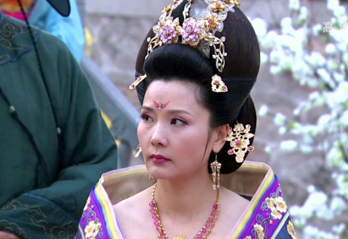 杨贵妃真的受宠吗?曾两次被唐玄宗赶出宫,她只是武惠妃的替身?