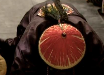 康熙处理太子都没有丝毫变动 康熙处理十三阿哥时为何要摘帽子