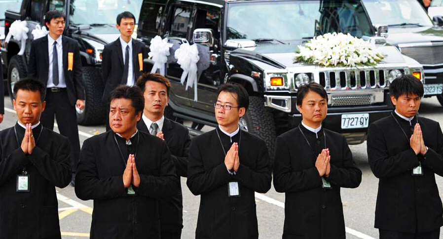 如此阵容！台黑帮大哥出殡两万帮派人士送行