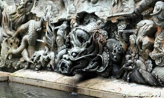 八百蛟龙护南岳是什么样的故事？