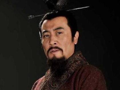 刘备损失庞统,曹操损失郭嘉,孙权损失周瑜 其中谁的损失最大