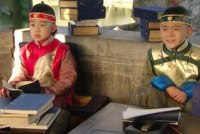 弘昼:装了一辈子糊涂,保全子孙的荣华富贵