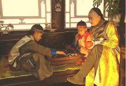 雍正为何不立已成年的弘时 而是选择弘历呢