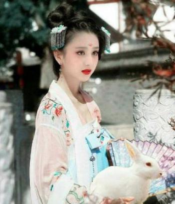 汉成帝刘骜：汉朝最昏庸的皇帝，亲手杀死儿子而绝后