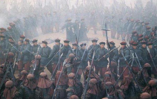 假如太平天国灭亡时曾国藩造反，湘军里有哪些人会追随