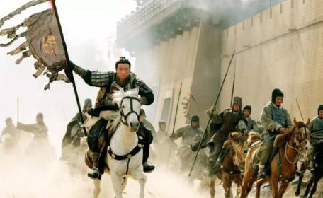 古代军队打仗那么多的人 究竟是靠什么指挥的