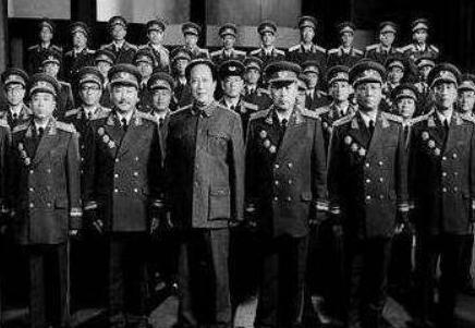 授军衔时的两个方国南少将是意外吗