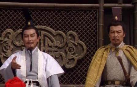 为何刘琮却未经一战便举州而降呢 难道他的大军都是泥捏的吗