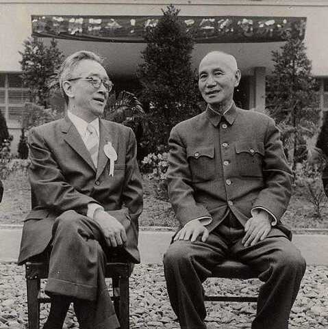 胡适拿了蒋介石多少钱?揭秘胡适与蒋介石的亲密关系