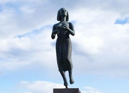 索德格朗：北欧文学史上最早的现代主义作家之一