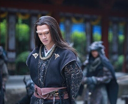 电视剧花千骨中单春秋谁演的？单春秋的身世