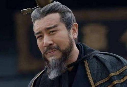 曹操三十岁时在干嘛