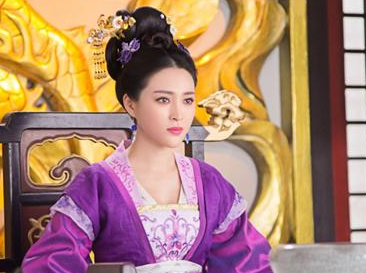 刘娥，宋朝第一个临朝称制的皇后，身穿龙袍却不称帝