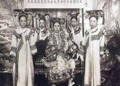 慈禧：一边打败仗，一边还大摆宴席