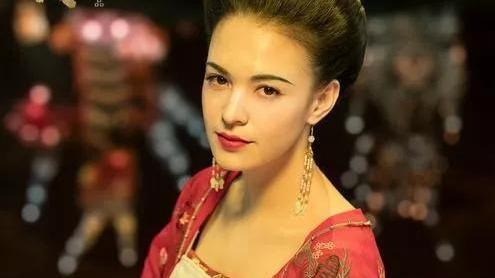 安史之乱后,唐玄宗不仅被迫杀死爱妃杨贵妃,还被儿子软禁?