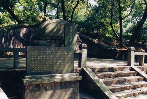 叶适主要的成就分别在什么方面  有关于人物的作品及评价有多少