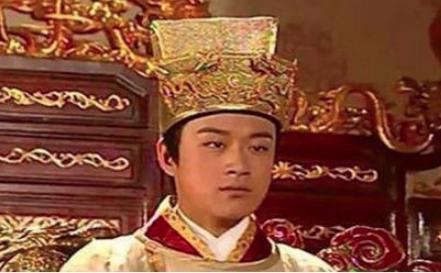 李宸妃:本来是皇后身边的宫女,后生下一国之君