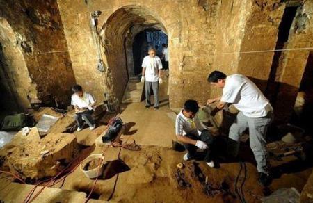 曹操墓中出现神秘女尸！这具女尸生前可能是谁