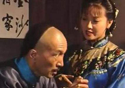 刘墉穿反衣服和珅为何会损失十万两 刘墉到底做了什么事情