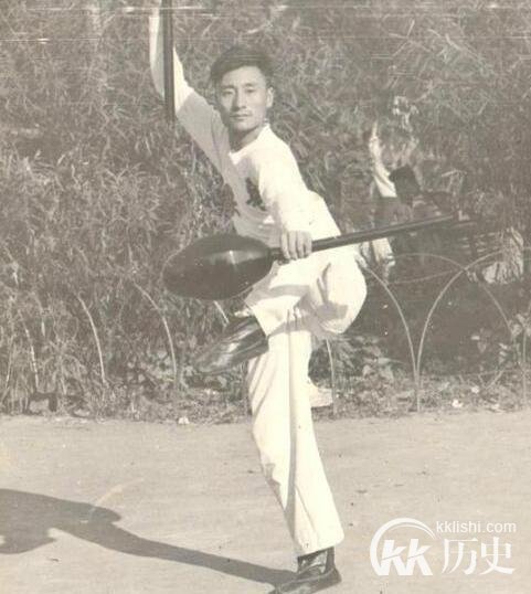 李小龙偶像蔡龙云逝世 武术冠军毛娅绮发微博表吊念