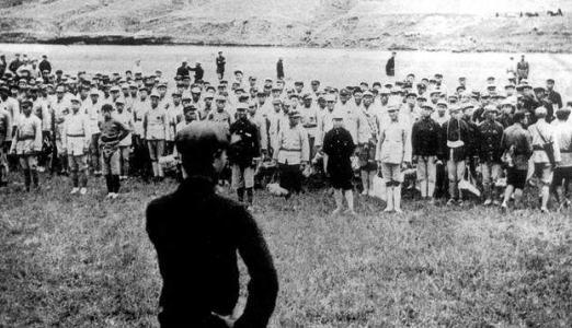 韩起功会与部队失散