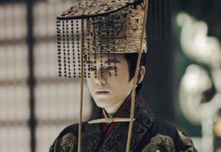 秦始皇嬴政统一天下时，比他小三岁的刘邦正在做什么呢