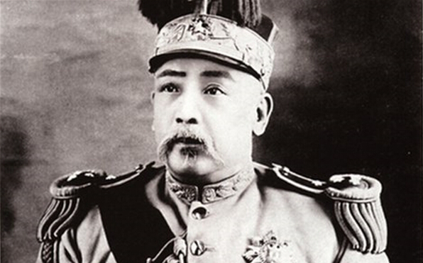 袁世凯对洋记者说：中华民国是幼童，不能吃大鱼大肉