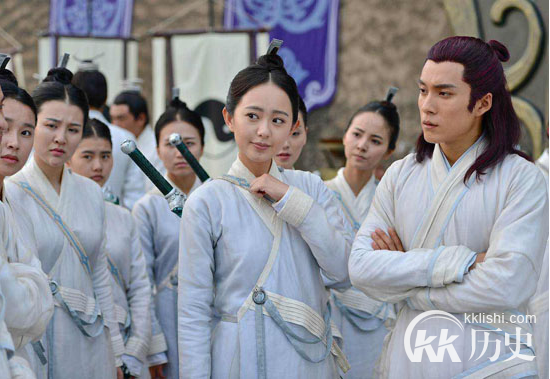 云之凡中殷其雷与姜云凡是什么关系