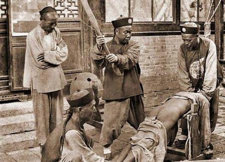 古代的杖刑到底是什么样的 真的是电视剧演的那样吗
