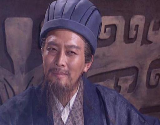 刘备去世后各地叛乱，诸葛亮等了两年才出手