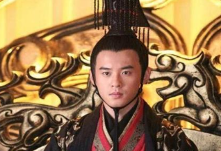 为了让百姓所受压迫减轻，汉景帝实行了什么政策