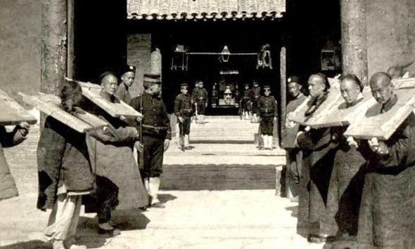 袁世凯是处理清朝灭亡后牢房的犯人的