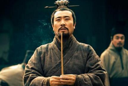 他们是历史上卖草鞋的两个穷人 一个建立了一个国家,一个却灭了一个朝代