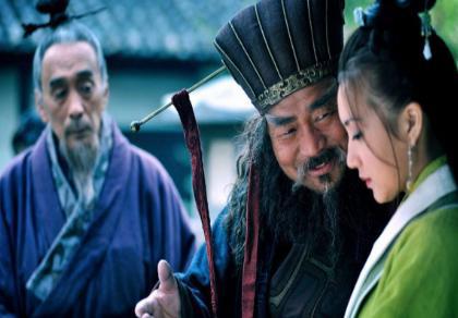 十八路诸侯联合起来讨伐董卓 十八路人马中谁的官职更大呢