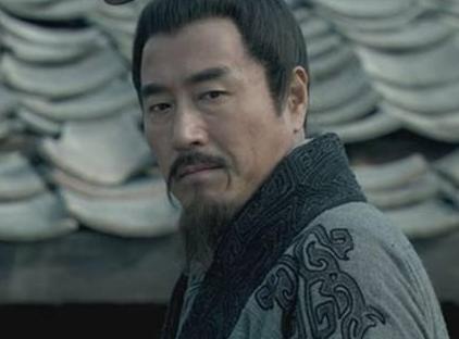 刘邦既然防备萧何 为何还要给他首功呢